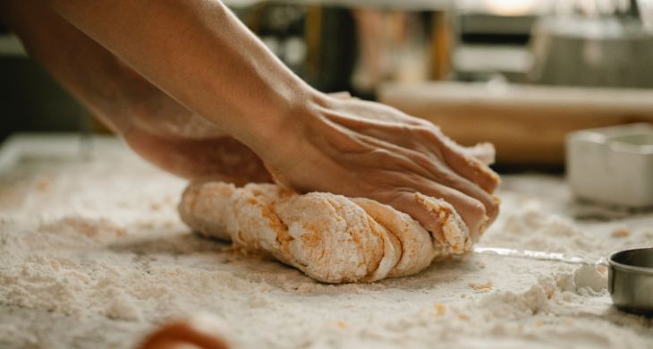 The Best Mustard Oil for Bakers Seeking Flavor, Purity, and Healthy Alternatives in Indian Baking